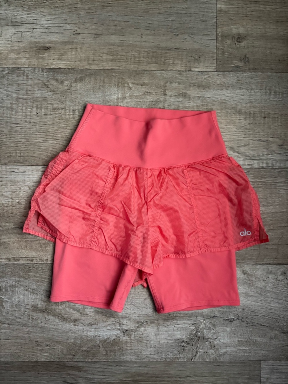 Alo Spandex Doubled Lined Shorts in Coral Color Sz XS